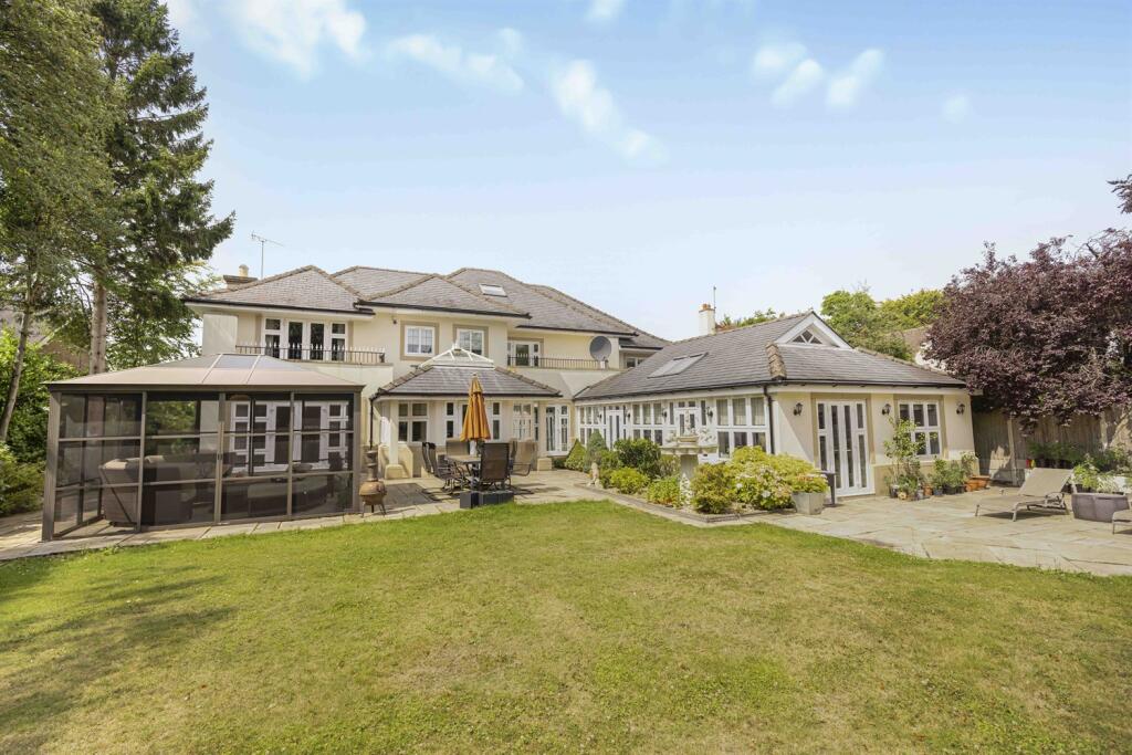 6 bedroom detached house for sale in Bow Green Road, Bowdon, Altrincham, WA14